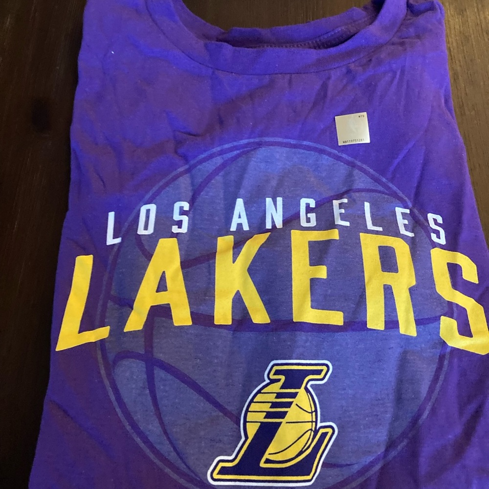 NWOT Youth XL Lakers T-shirt